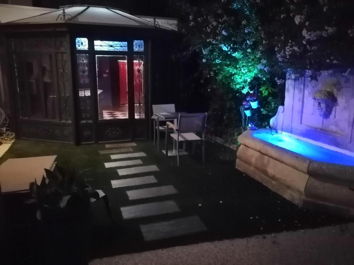 לינה וארוחת בוקר אלס Les Jardins De La Fontaine מראה חיצוני תמונה